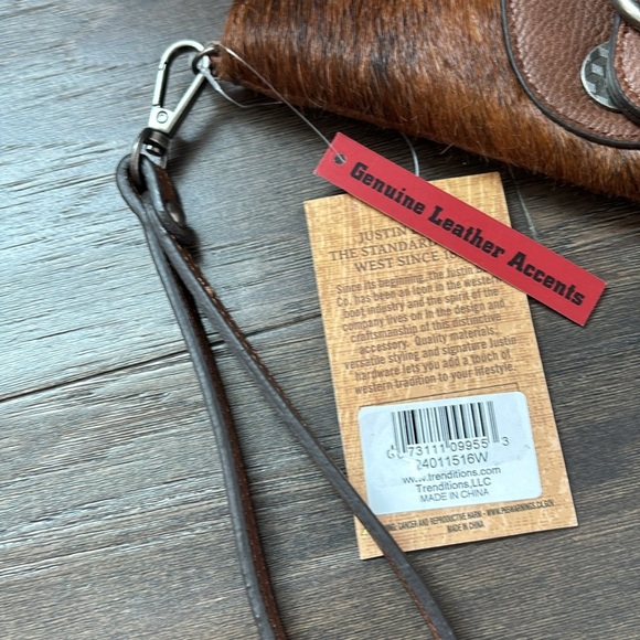 Justin Boots Wristlet/wallet,hair hide,bone,inlay, magnetic close,multisection - Picture 10 of 10